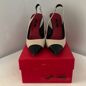 CH Carolina Herrera sling back pump